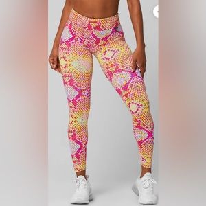 NWT LiCi Fit Pink Lemonade Leggings, size L